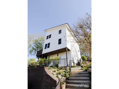 (private lake, pond, coastal) Home For Sale in Asheville North Carolina