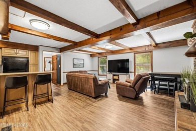 UT parents...your search is over! Nestled on a private wooded - photo 11