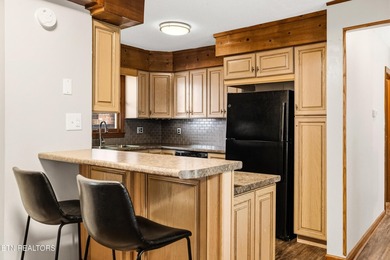 UT parents...your search is over! Nestled on a private wooded - photo 12