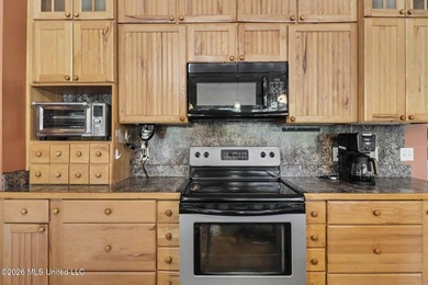 Welcome to this impressive single-family residence built in 2007 - photo 14