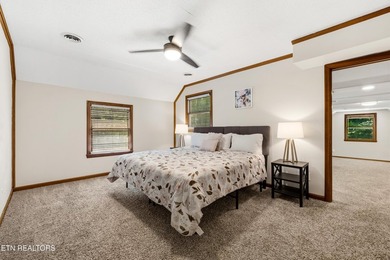 UT parents...your search is over! Nestled on a private wooded - photo 17