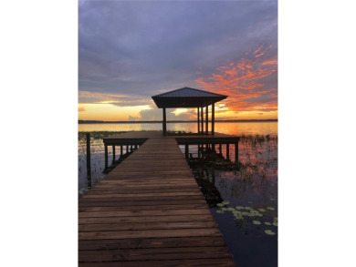 Lake Home For Sale in Melrose, Florida