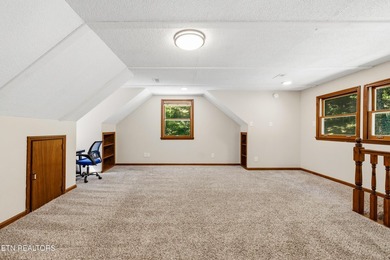 UT parents...your search is over! Nestled on a private wooded - photo 25
