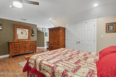 Welcome to this impressive single-family residence built in 2007 - photo 30
