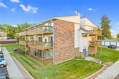 Lake Condo For Sale in Walled Lake, Michigan