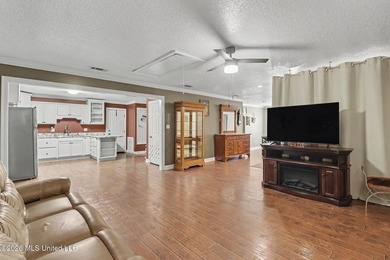 Welcome to this impressive single-family residence built in 2007 - photo 33