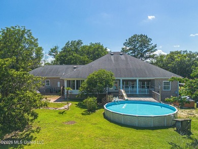 Welcome to this impressive single-family residence built in 2007 - photo 41