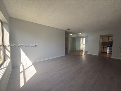 MOTIVATED SELLER, PRICE REDUCED! Excellent second floor unit - photo 6