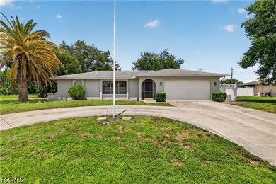 Welcome to this fantastic opportunity in the highly desirable - photo 1