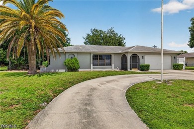Welcome to this fantastic opportunity in the highly desirable - photo 2