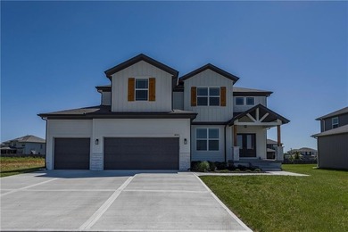 MOVE IN READY! BLINDS & GARAGE DOOR OPENERS ARE INCLUDED! Come - photo 1