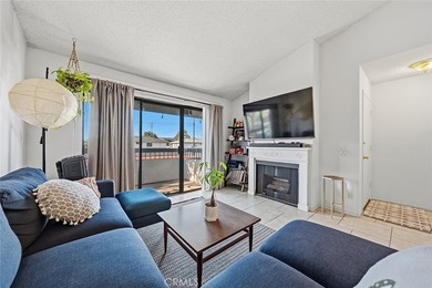 Open and airy second-floor condominium with soaring vaulted - photo 12