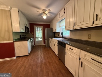 Welcome to 227 W Lakeview Dr! Nestled in the desirable Piney - photo 13
