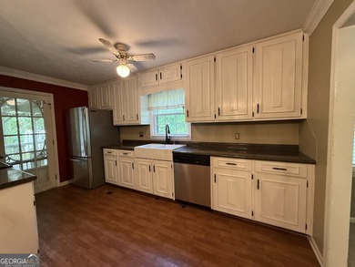 Welcome to 227 W Lakeview Dr! Nestled in the desirable Piney - photo 14