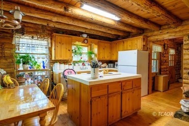 Welcome to your dream home-a stunning log cabin blending classic - photo 15