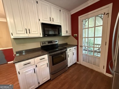 Welcome to 227 W Lakeview Dr! Nestled in the desirable Piney - photo 15