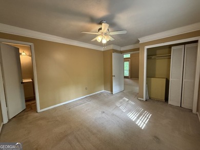 Welcome to 227 W Lakeview Dr! Nestled in the desirable Piney - photo 18