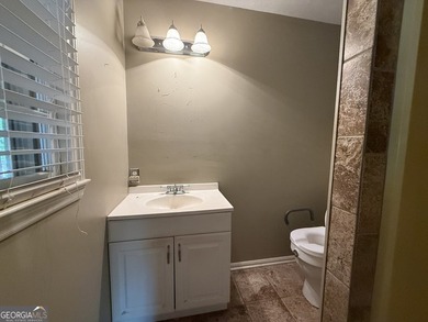 Welcome to 227 W Lakeview Dr! Nestled in the desirable Piney - photo 21