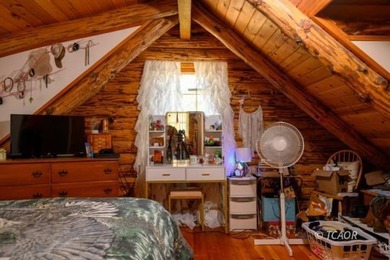 Welcome to your dream home-a stunning log cabin blending classic - photo 26