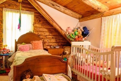 Welcome to your dream home-a stunning log cabin blending classic - photo 28