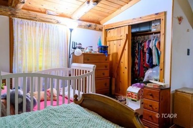 Welcome to your dream home-a stunning log cabin blending classic - photo 29