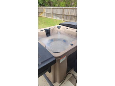 New Hot tube. Welcome to 25 Central 8th St, a charming - photo 32