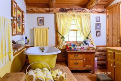 Welcome to your dream home-a stunning log cabin blending classic - photo 36