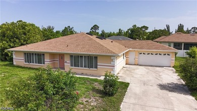 Half an acre with a 2,500+ sqft home in Cape Coral doesn't come - photo 1