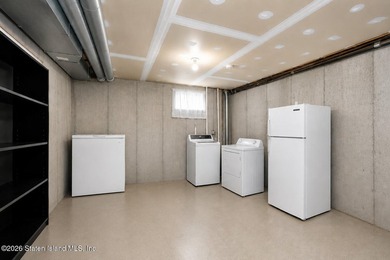 Come bring your imagination, and vision to this great townhouse - photo 13