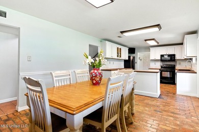 Rare do you find a waterfront home like this on 1.3 acres with - photo 17