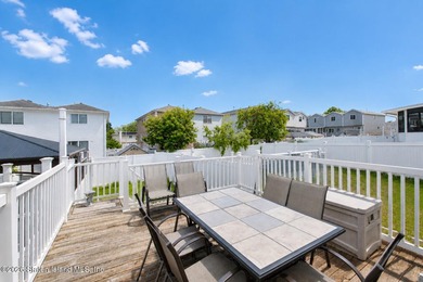 Come bring your imagination, and vision to this great townhouse - photo 17