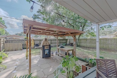 Welcome home to this charming and well maintained corner lot - photo 21