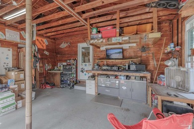 Welcome home to this charming and well maintained corner lot - photo 27