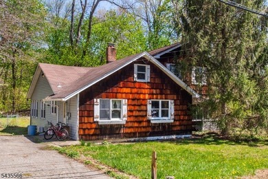 Exceptional opportunity to renovate, restore, or completely - photo 2