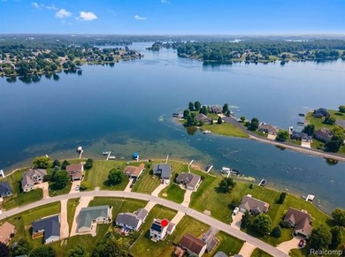 Enjoy stunning lake views without the lakefront price! This - photo 48