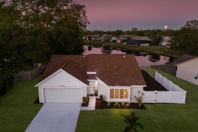 (private lake, pond, creek) Home For Sale in Bradenton Florida