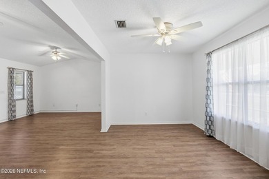 Welcome to this custom built and well loved brick pool home on a - photo 10
