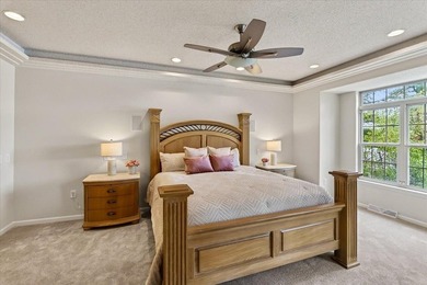 Experience luxury lake living in this beautifully updated Lake - photo 11