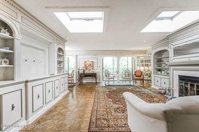 Exclusive Woodland Development - Spacious End-Unit Duplex Condo - photo 16