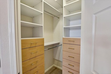 Experience luxury lake living in this beautifully updated Lake - photo 18