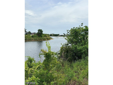 Seize the opportunity to build your dream waterfront home on - photo 2