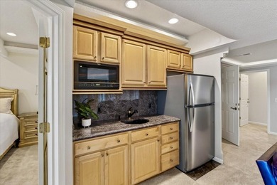 Experience luxury lake living in this beautifully updated Lake - photo 22