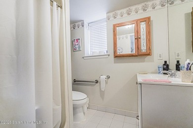 Exclusive Woodland Development - Spacious End-Unit Duplex Condo - photo 22