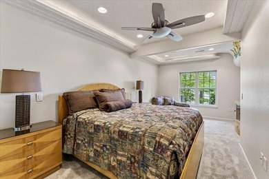 Experience luxury lake living in this beautifully updated Lake - photo 23