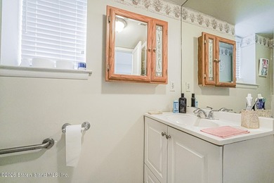 Exclusive Woodland Development - Spacious End-Unit Duplex Condo - photo 23