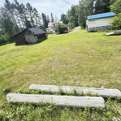 Three bedroom one and a half bedroom house sitting on 20 acres - photo 32