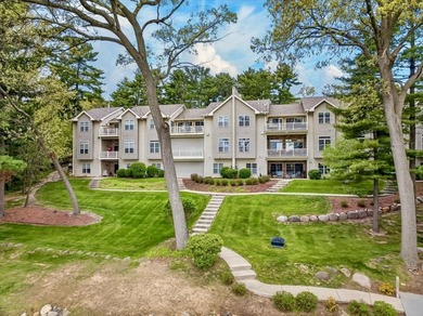 Experience luxury lake living in this beautifully updated Lake - photo 39