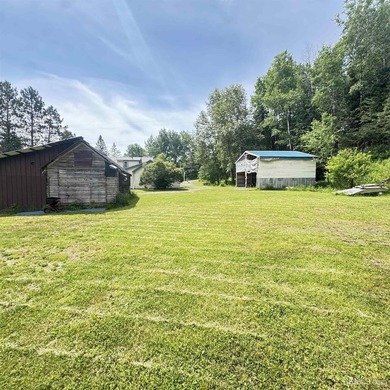 Three bedroom one and a half bedroom house sitting on 20 acres - photo 44