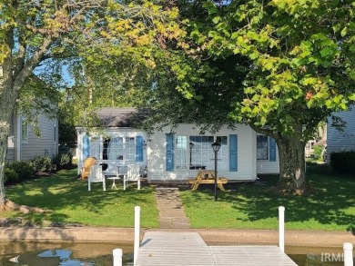 Cute 3 bedroom Wawasee lakefront cottage.  Very pleasant - Lake Home For Sale in Syracuse, Indiana