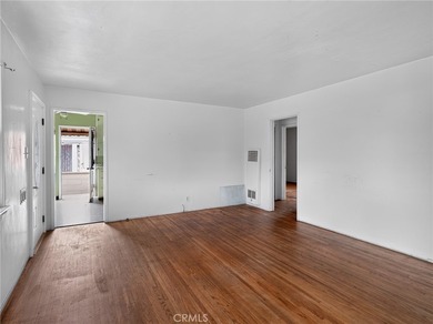 Charming Ventura Westside bungalow offering endless potential in - photo 6
